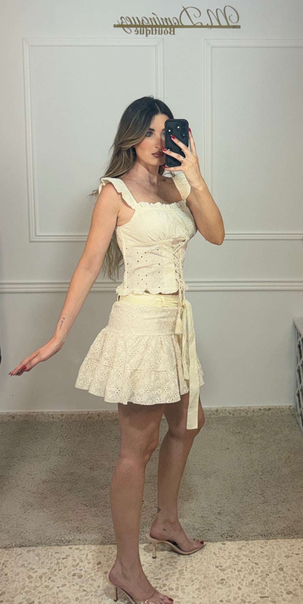 Conjunto perforado beig