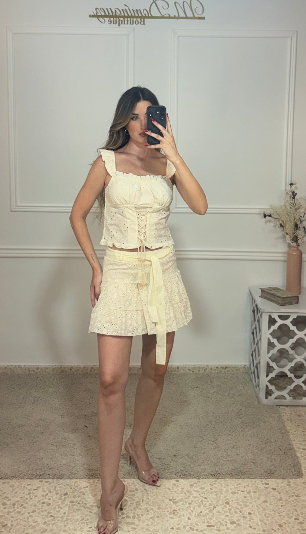 Conjunto perforado beig