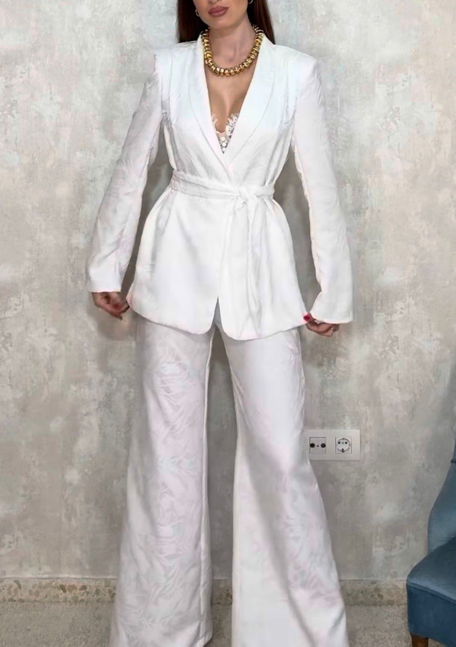 Traje de Chaqueta Blanco Exclusivo