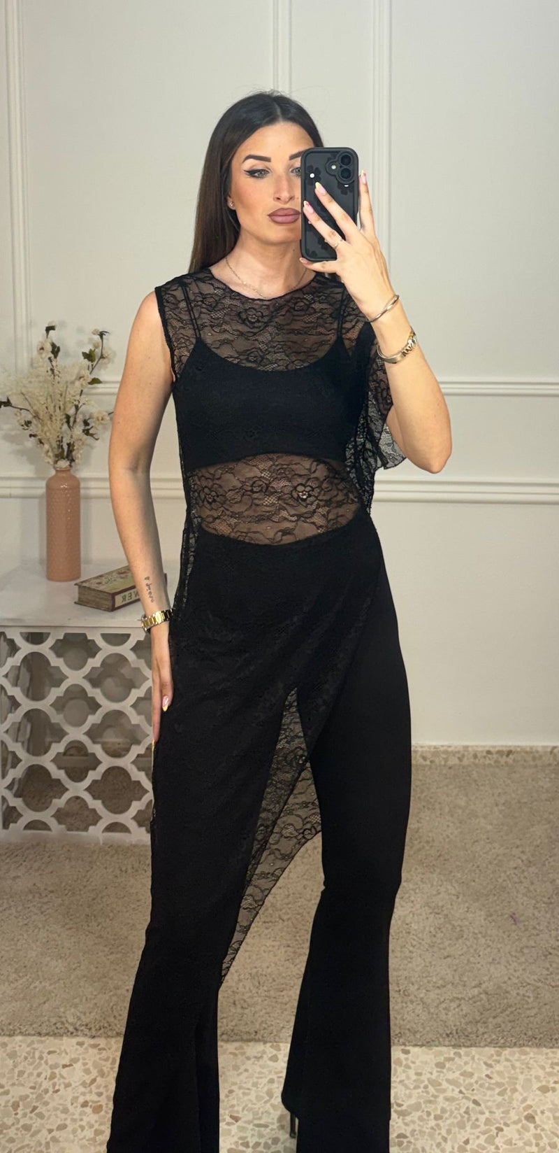 Vestido Asimétrico de Encaje Negro